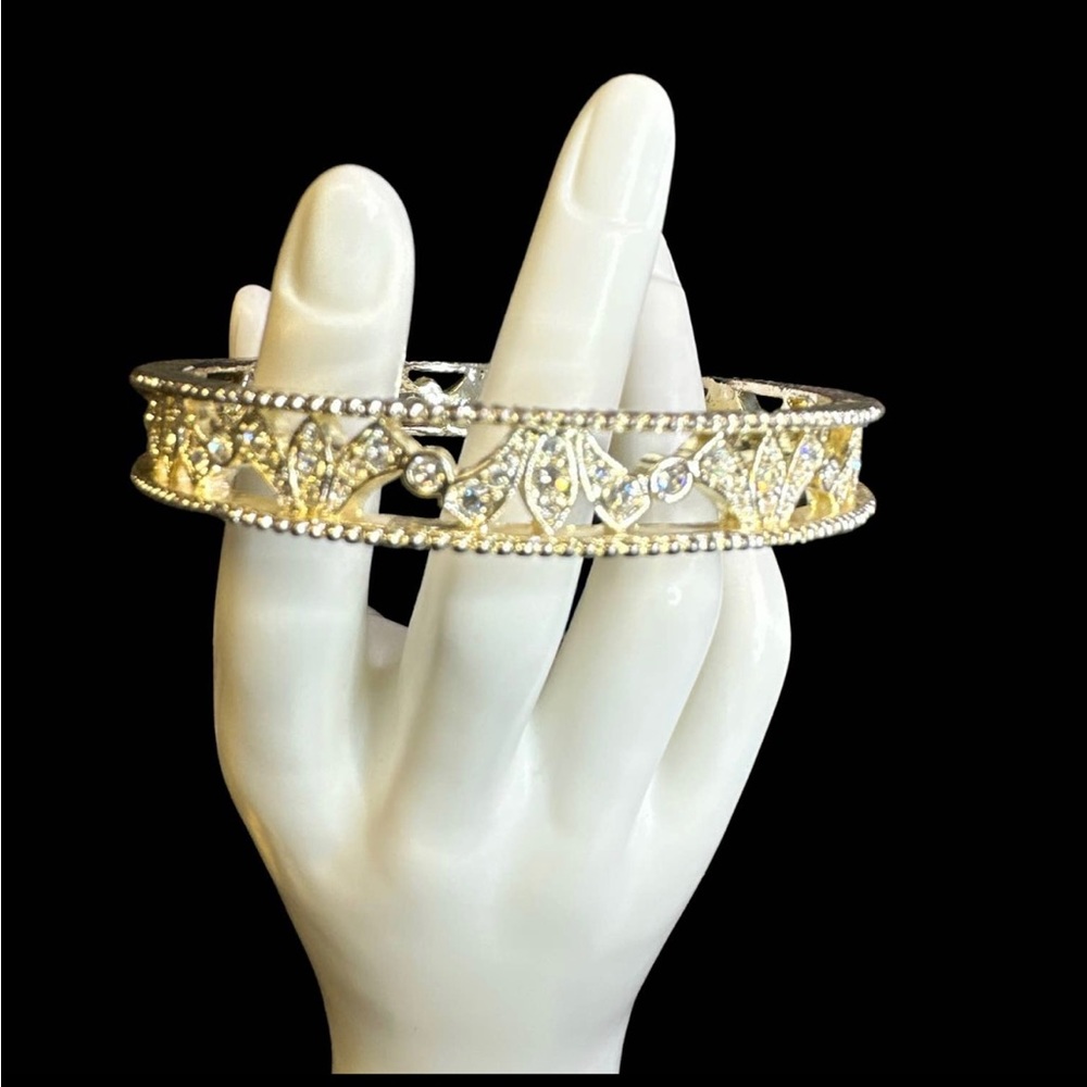 Napier Rhinestone Gold-tone Bangle Bracelet. Like New Condition